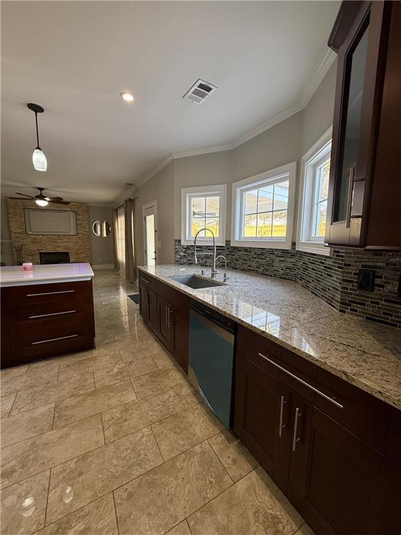 Foto del edificio - 685 Georgian Hills Dr