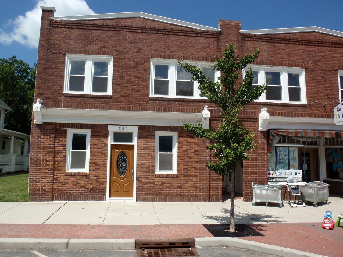 Primary Photo - 259 Philadelphia Ave