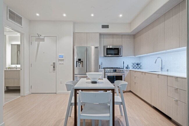 Foto del edificio - 5851 W 88th St