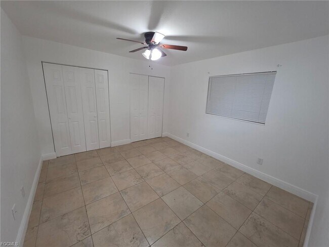 Building Photo - 573 Figuera Ave