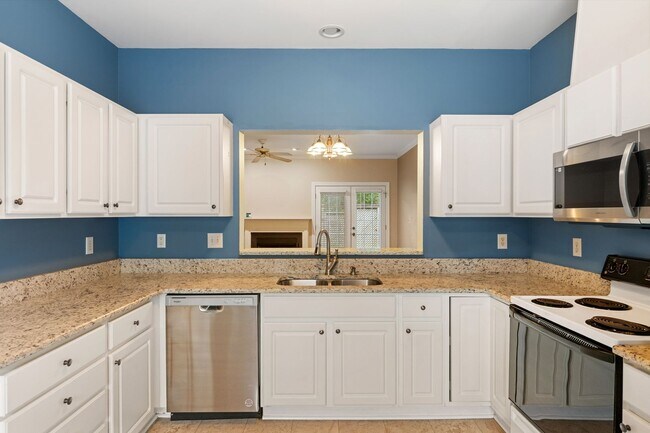 Foto del edificio - 4312 Pine Springs Ct