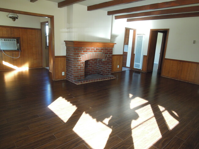 living room - 5734 Fulcher Ave