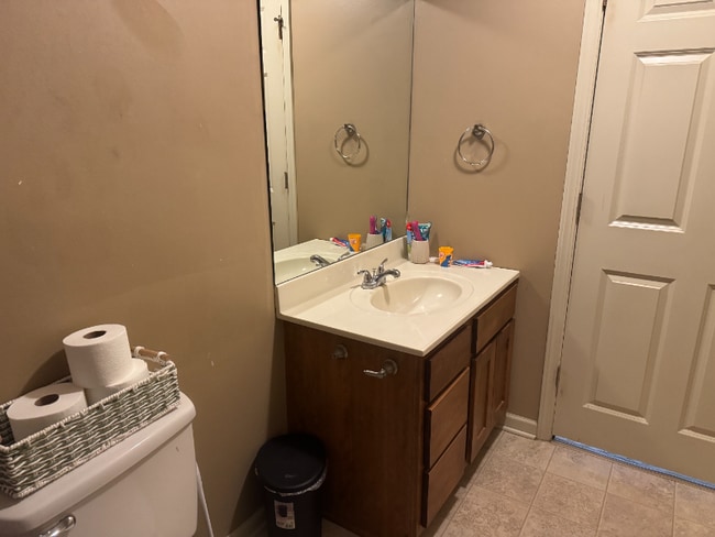 Building Photo - 3113 S 60th St