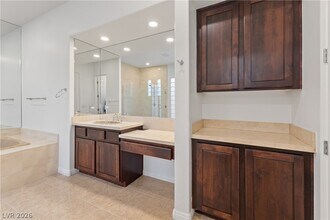 Building Photo - 11283 La Madre Ridge Dr