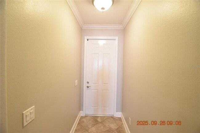 Building Photo - 7108 S Trask St