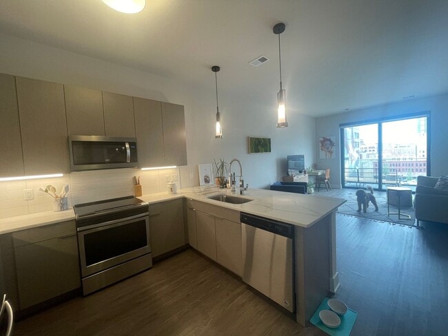 Interior Photo - 321 Jefferson