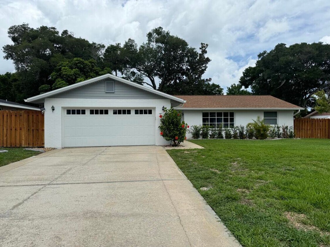 Primary Photo - 3/2 Ormond Beach Pool Home