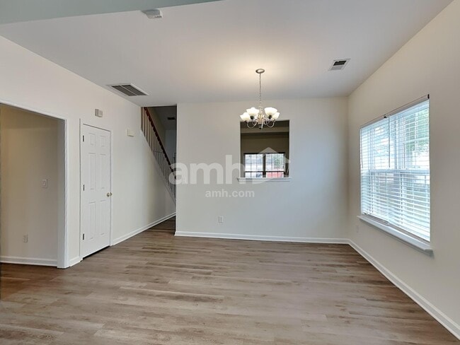 Building Photo - 2314 Lexington Ave