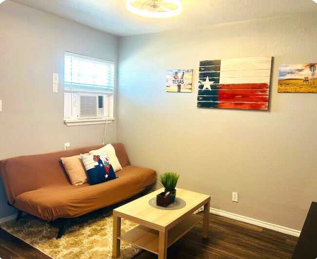 Foto del edificio - 7314 Bennett Ave