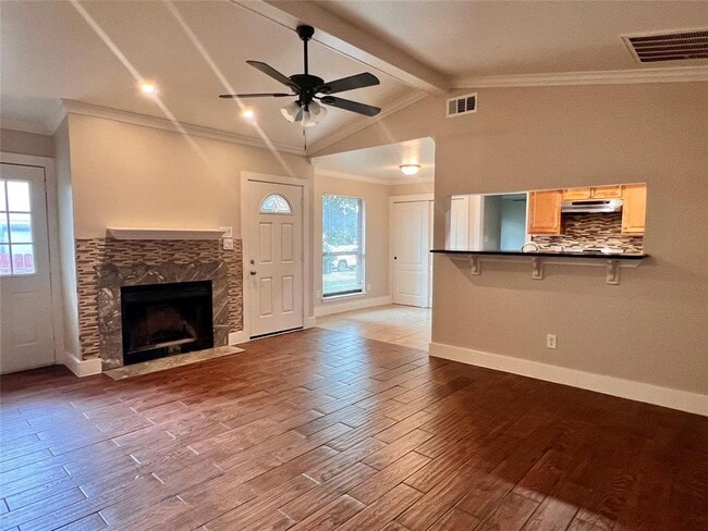 Building Photo - 605 Luther Dr