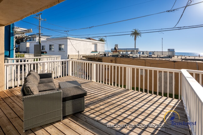 Building Photo - 116 Marina Ave