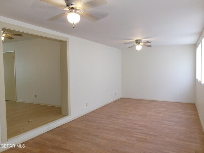 Building Photo - 8005 Edgemere Blvd