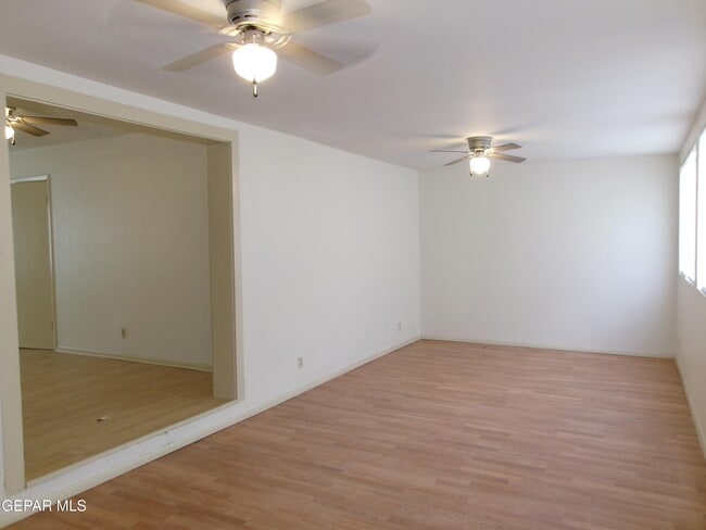 Foto del edificio - 8005 Edgemere Blvd