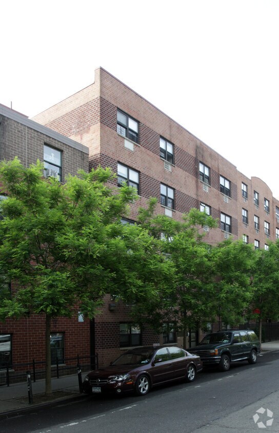Primary Photo - 184-186 Forsyth St