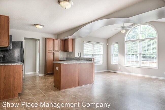 Foto del edificio - 3 br, 3.5 bath House - 2045 Drummond Dr
