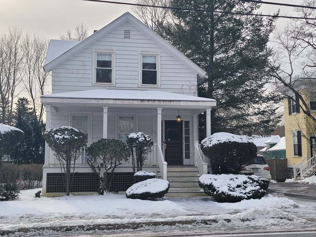 630 Franklin St Unit 2, Melrose, MA 02176 Room for Rent in Melrose