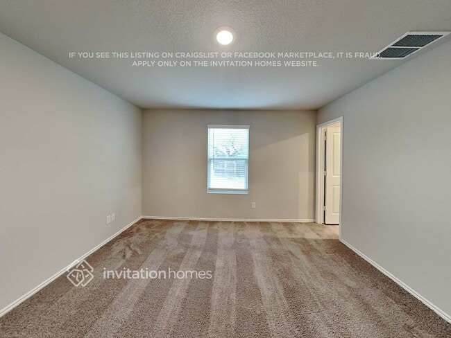 Building Photo - 7315 Avila Vis