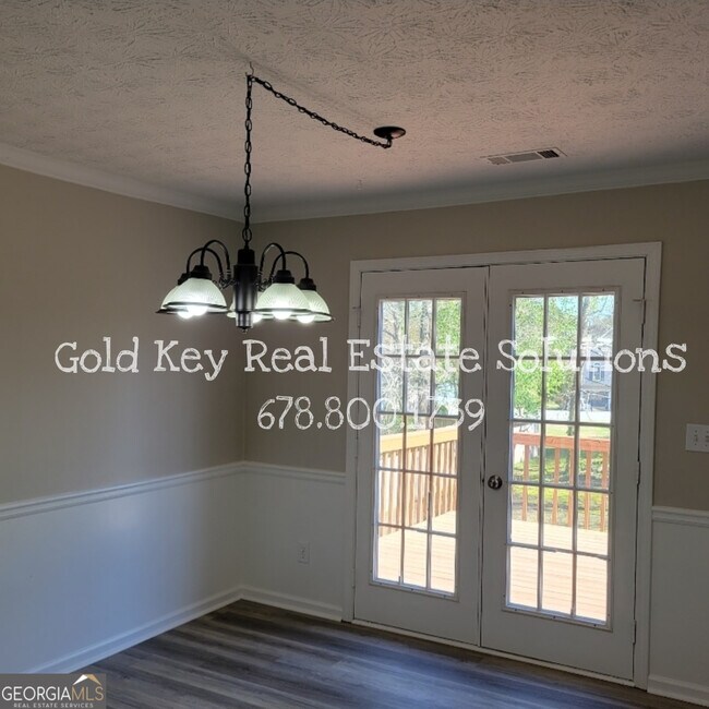 Foto del edificio - 915 Burning Bush Dr