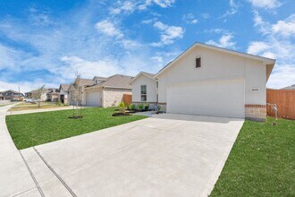 Building Photo - 1241 Scarlet Crk Dr