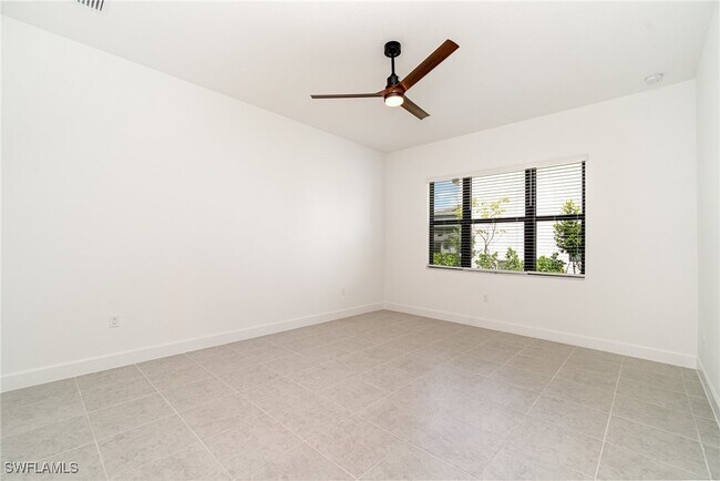 Foto del edificio - 20472 Estero Xing Blvd