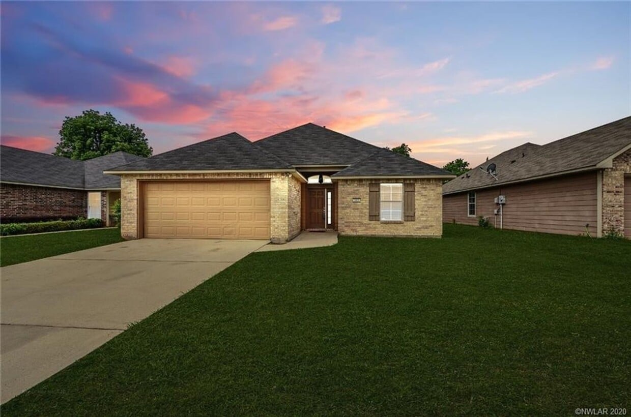 Primary Photo - Savannah Place 3 Bed 2 Bath