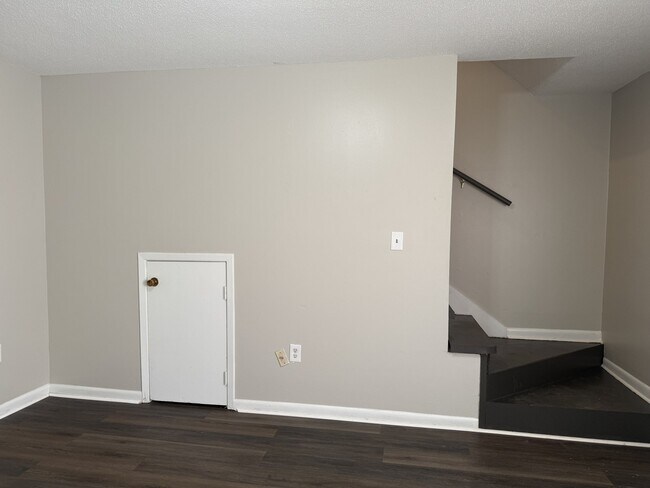 Foto del edificio - 2614 McLelland St