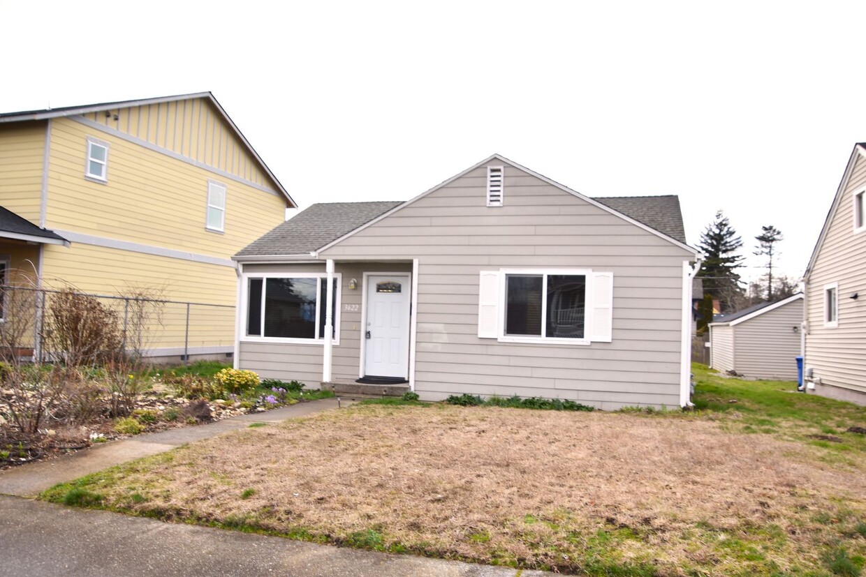 Foto principal - 2 Bedroom 1 Bath Charmer in Tacoma's McKin...