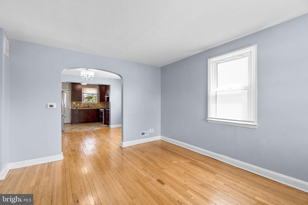 Primary Photo - 5422 Clifton Ave