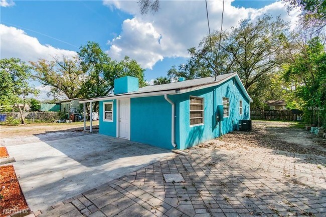 Building Photo - 3 br, 2 bath House - 813 E 128th Ave