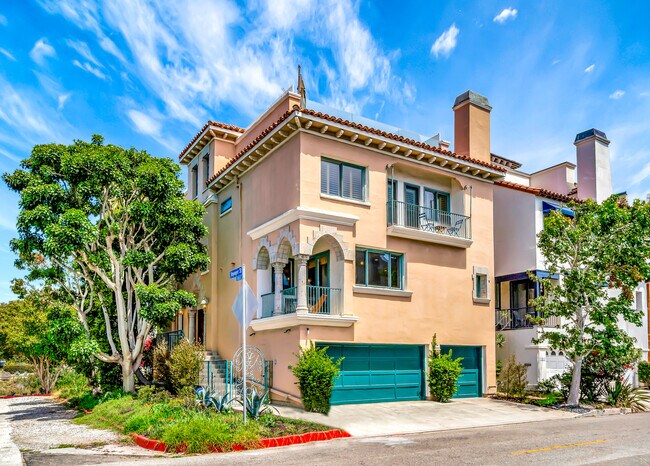 Building Photo - 5302 Pacific Ave