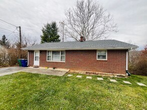 Building Photo - 610 Ellett Rd