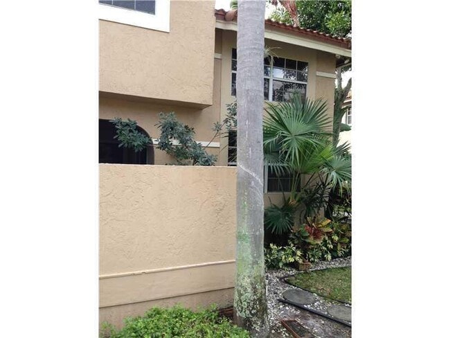 Building Photo - 6542 Via Regina