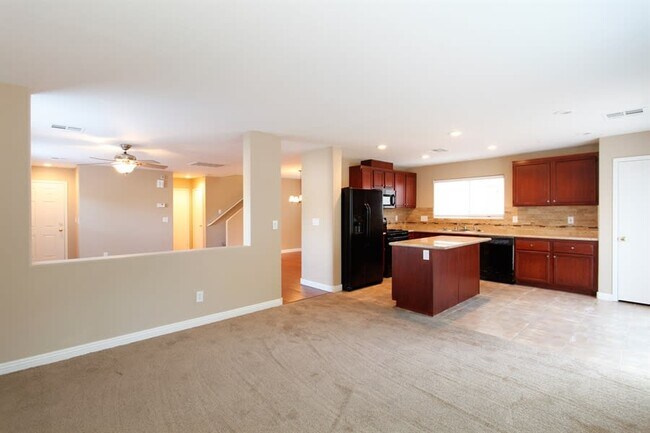 Building Photo - 5000 Diamond Ranch Ave