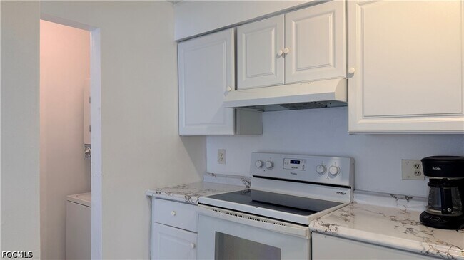 Building Photo - 3407 Winkler Ave