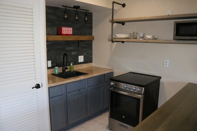 Foto del edificio - 1255E Ponce Island Dr