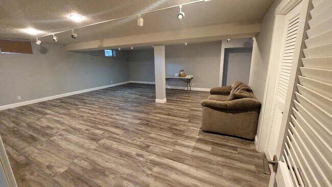 Foto del edificio - 866 S 156th Ave