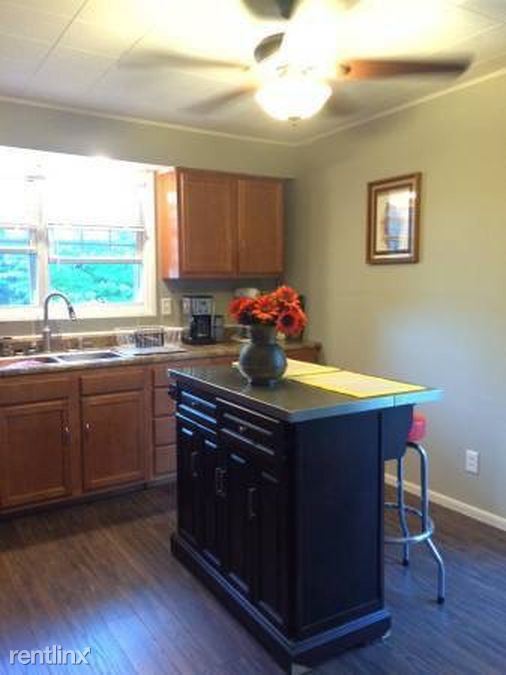 Foto del edificio - 301 Thelma Ave