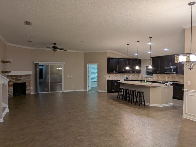 Building Photo - 260 S Bellagio Dr