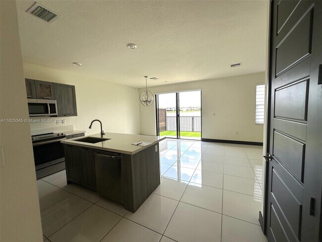 Foto del edificio - 15965 NW 91st Ct