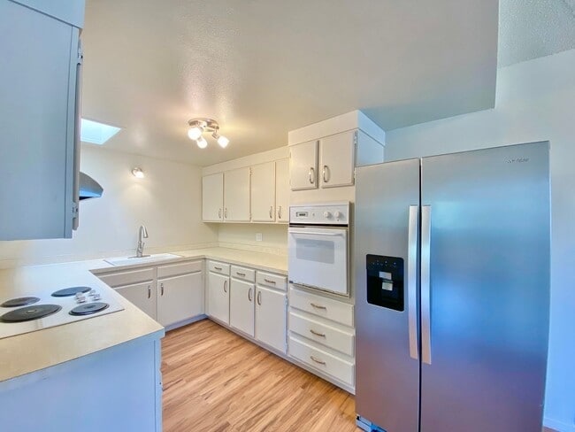 Building Photo - 8347 Triplex