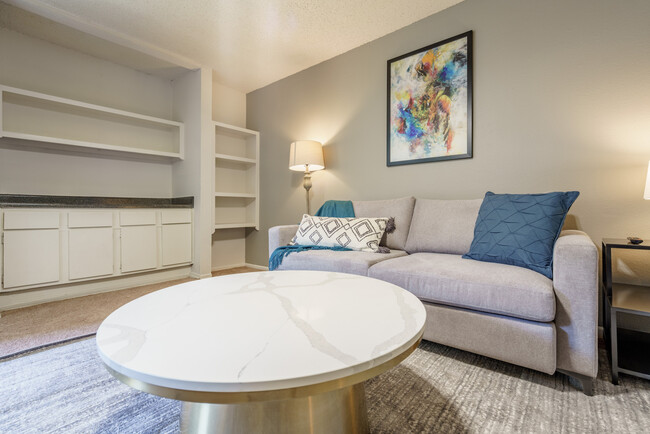 Foto del edificio - 2170 Thousand Oaks Dr