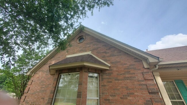 Building Photo - 1084 Tara Dr