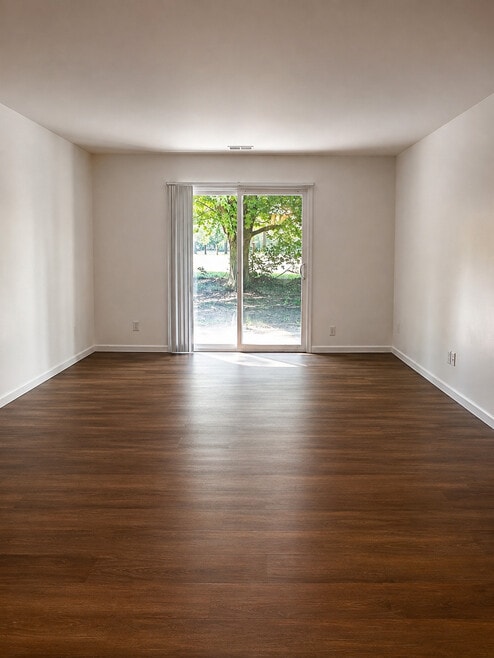 2 Bedroom Renovated - GOLFVIEW