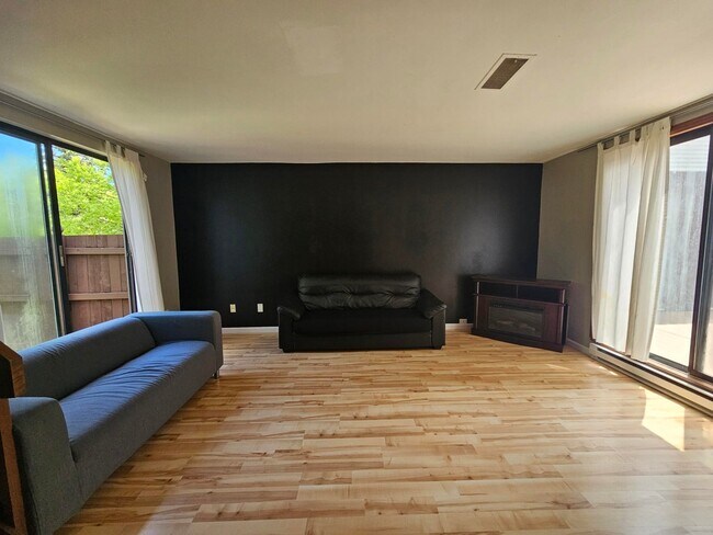 Foto del edificio - 8311 N 107th St