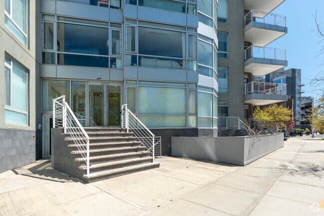 Foto del edificio - 524 Manhattan Ave