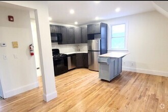 Building Photo - 35 Pangborn Pl