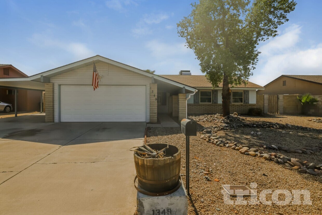 Primary Photo - 1349 W Morrow Dr