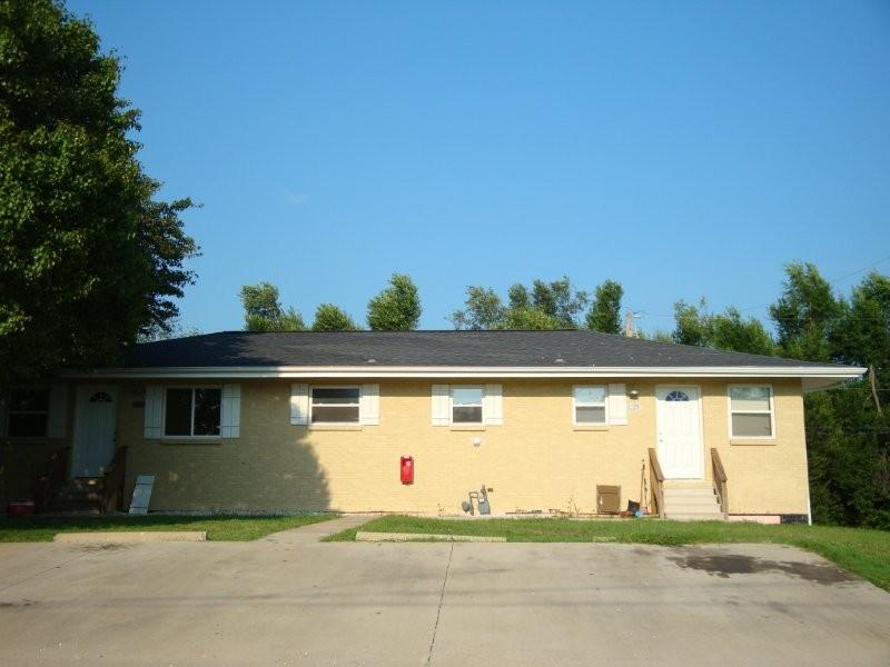 Primary Photo - 815 N Pleasant St