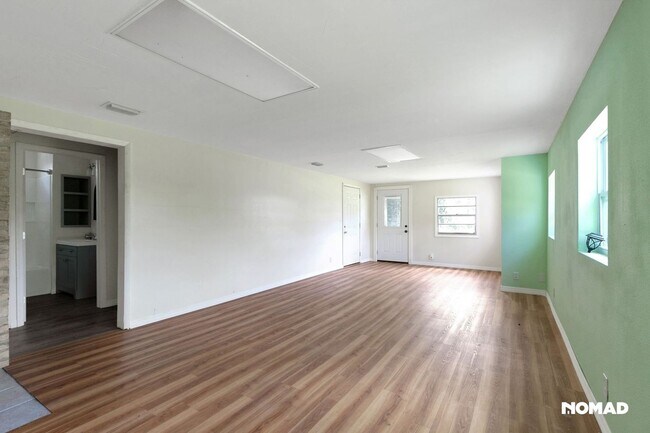 Foto del edificio - Charming 3BR House in Lake Butler