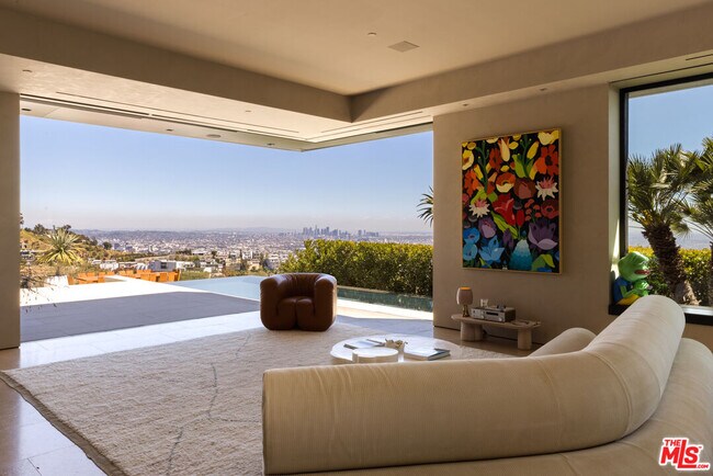 Foto del edificio - 1616 Blue Jay Way